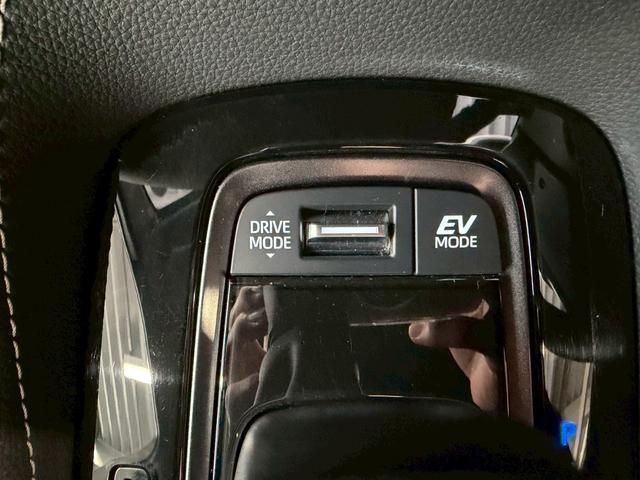 カローラツーリング ハイブリッドダブルバイビー４ＷＤ■鳥取仕入【禁煙・１オーナー　・１０．５型ナビ・衝突軽減・ＥＴＣ２．０・追従クルコン・ハーフレザー・ＢＳＭ】車線逸脱警報／ＢＴ／フルセグＴＶ／Ｂカメラ／ＬＥＤオートハイビーム／フォグ／ソナー／ブレーキホールド／純正１７ＡＷ／保証書（8枚目）