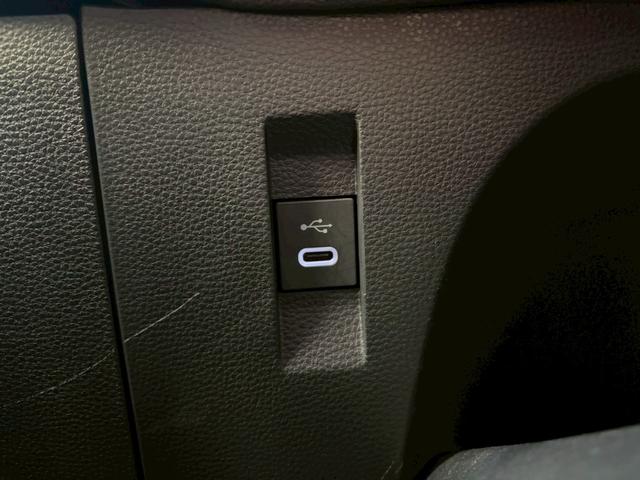 カローラツーリング ハイブリッドダブルバイビー４ＷＤ■鳥取仕入【禁煙・１オーナー　・１０．５型ナビ・衝突軽減・ＥＴＣ２．０・追従クルコン・ハーフレザー・ＢＳＭ】車線逸脱警報／ＢＴ／フルセグＴＶ／Ｂカメラ／ＬＥＤオートハイビーム／フォグ／ソナー／ブレーキホールド／純正１７ＡＷ／保証書（50枚目）