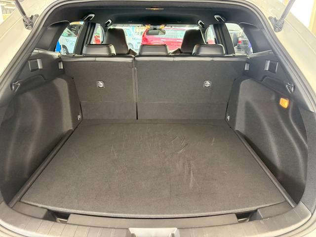 カローラツーリング ハイブリッドダブルバイビー４ＷＤ■鳥取仕入【禁煙・１オーナー　・１０．５型ナビ・衝突軽減・ＥＴＣ２．０・追従クルコン・ハーフレザー・ＢＳＭ】車線逸脱警報／ＢＴ／フルセグＴＶ／Ｂカメラ／ＬＥＤオートハイビーム／フォグ／ソナー／ブレーキホールド／純正１７ＡＷ／保証書（63枚目）