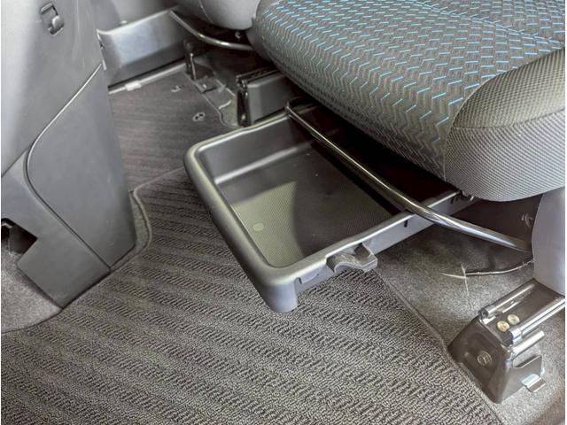 ルーミー カスタムG 4WD■青森仕入【禁煙・1オーナー・寒冷地仕様・ 後期型・衝突軽減・社外SDナビ・両電動スライド・追従クルコン・シートヒーター】車線逸脱警告/Bカメラ/ETC/LEDオートライト/フォグ/オートエアコン/ワイパー熱線/ソナー/アイドリングSTOP/(33枚目)