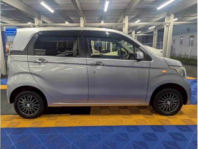 N-WGN G SSパッケージ 4WD■北海道仕入【夏冬タイヤ・7型ナビ ・BT・フルセグ・Bカメラ・ビルトインETC】CD/DVD/シートヒーター/LEDライト/ドアミラーヒーター/スマートキー/フルオートエアコン/社外アルミ/ステアリングスイッチ/6エアバッグ/TRC(12枚目)