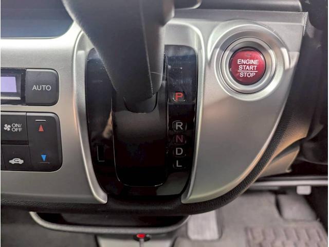 N-WGN G SSパッケージ 4WD■北海道仕入【夏冬タイヤ・7型ナビ ・BT・フルセグ・Bカメラ・ビルトインETC】CD/DVD/シートヒーター/LEDライト/ドアミラーヒーター/スマートキー/フルオートエアコン/社外アルミ/ステアリングスイッチ/6エアバッグ/TRC(30枚目)