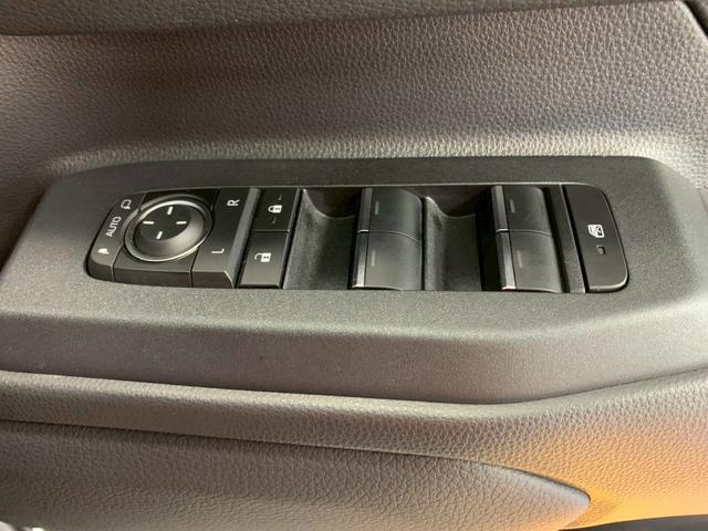 ランドクルーザー250 VX 4WD■買取直販【1オーナー・サンルーフ・全方位・禁煙 ・12.3型ナビ・7人・衝突軽減・電動リアゲート・デジタルインナーミラー・電動レザーシート・追従クルコン】フルセグTV/HDMI/BT/ETC2.0/オートハイビーム/ステアヒーター/ソナー/保証書(26枚目)