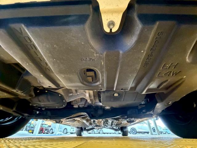 シエンタ Ｇ　４ＷＤ■山形仕入【両電動スライド・衝突軽減・社外ＳＤナビ　・禁煙・６人・シートヒーター・】車線逸脱警告／社外ＳＤナビ／Ｂカメラ／ＴＶ／ＣＤ／ＵＳＢ／オートハイビーム／プッシュスタート／ヘッドライトレベライザー／オートエアコン／電格ミラーウィンカー／横滑防止／（15枚目）