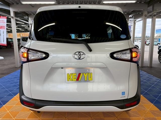 シエンタ Ｇ　４ＷＤ■山形仕入【両電動スライド・衝突軽減・社外ＳＤナビ　・禁煙・６人・シートヒーター・】車線逸脱警告／社外ＳＤナビ／Ｂカメラ／ＴＶ／ＣＤ／ＵＳＢ／オートハイビーム／プッシュスタート／ヘッドライトレベライザー／オートエアコン／電格ミラーウィンカー／横滑防止／（22枚目）