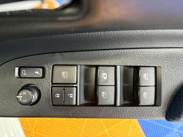 シエンタ Ｇ　４ＷＤ■山形仕入【両電動スライド・衝突軽減・社外ＳＤナビ　・禁煙・６人・シートヒーター・】車線逸脱警告／社外ＳＤナビ／Ｂカメラ／ＴＶ／ＣＤ／ＵＳＢ／オートハイビーム／プッシュスタート／ヘッドライトレベライザー／オートエアコン／電格ミラーウィンカー／横滑防止／（50枚目）