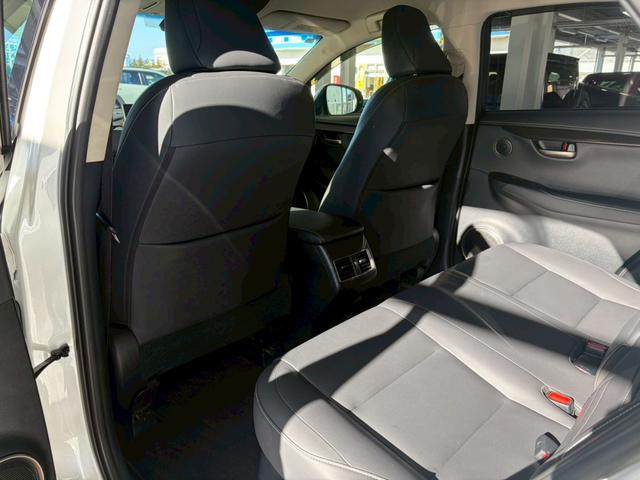 NX NX300h アーバンスタイル 4WD■愛知仕入【特別使用車 ・禁煙・純正7型ナビ】横滑防止/DVD/BT/12セグ/ETC2.0/Bカメラ/オートライト/LED/電動シート&ヒーター/追従クルコン/電動リアゲート/ドアミラーヒーター/パドルシフト(31枚目)
