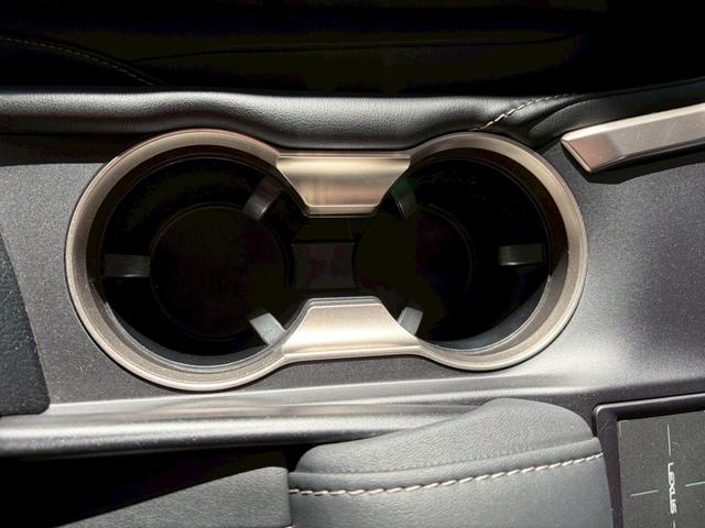 NX NX300h アーバンスタイル 4WD■愛知仕入【特別使用車 ・禁煙・純正7型ナビ】横滑防止/DVD/BT/12セグ/ETC2.0/Bカメラ/オートライト/LED/電動シート&ヒーター/追従クルコン/電動リアゲート/ドアミラーヒーター/パドルシフト(52枚目)