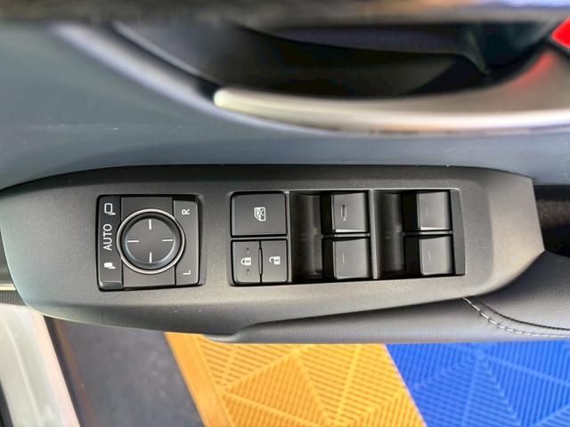 NX NX300h アーバンスタイル 4WD■愛知仕入【特別使用車 ・禁煙・純正7型ナビ】横滑防止/DVD/BT/12セグ/ETC2.0/Bカメラ/オートライト/LED/電動シート&ヒーター/追従クルコン/電動リアゲート/ドアミラーヒーター/パドルシフト(59枚目)