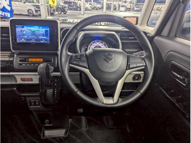 雨が降ってもゆったりと車選びができる屋内展示場完備！じっくりご覧になれます☆