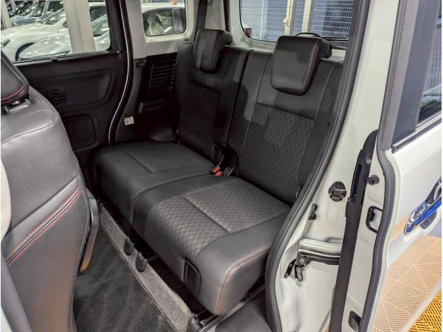 道路に面しているのは少しに見えますが、敷地内奥まで入ってもらうと広い展示場があり約１３０〜１４０台の大型展示でお待ちしております☆