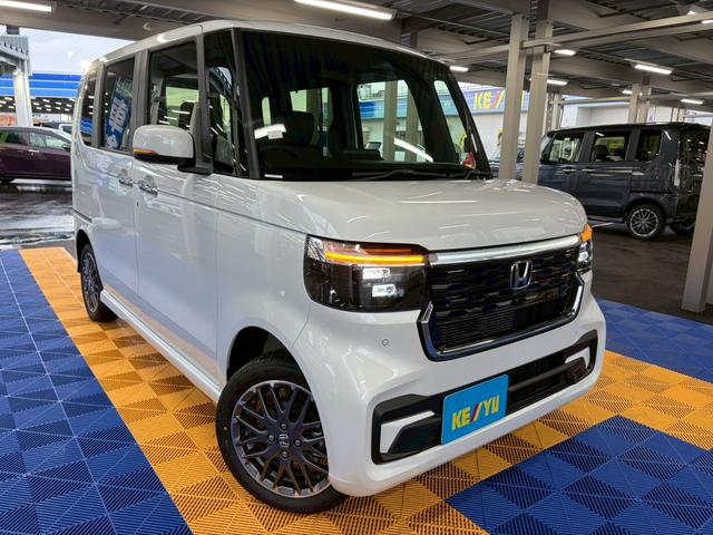 N-BOXカスタム ターボ 4WD■届出済未使用【純正8型ナビ・フルセグ・BT ・バックカメラ】純正15インチアルミ/LEDオートライト/ハーフレザーシートヒーター/ソナー/衝突軽減ブレーキ/レーンアシスト/追従クルコン/パドルシフト/両パワスラ/ドアミラーヒーター/6AB(5枚目)
