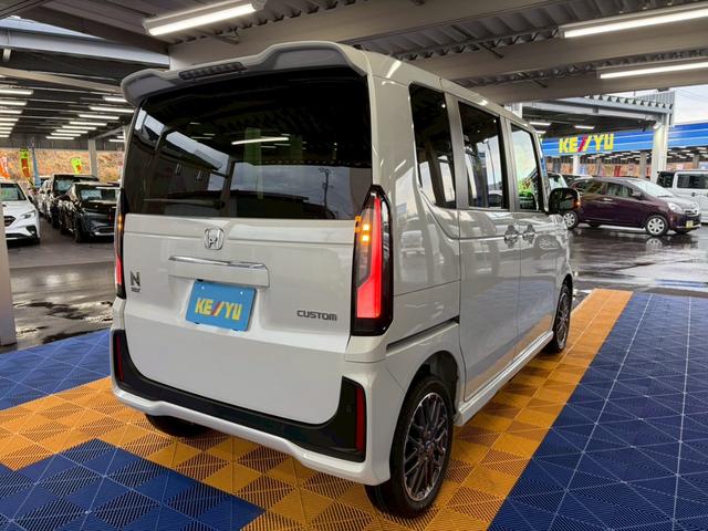 N-BOXカスタム ターボ 4WD■届出済未使用【純正8型ナビ・フルセグ・BT ・バックカメラ】純正15インチアルミ/LEDオートライト/ハーフレザーシートヒーター/ソナー/衝突軽減ブレーキ/レーンアシスト/追従クルコン/パドルシフト/両パワスラ/ドアミラーヒーター/6AB(8枚目)