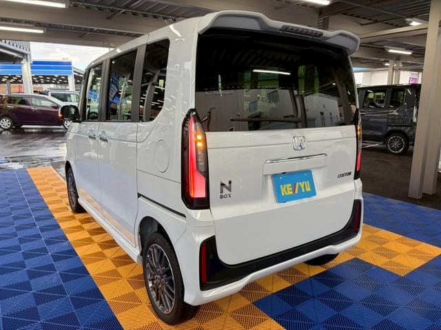N-BOXカスタム ターボ 4WD■届出済未使用【純正8型ナビ・フルセグ・BT ・バックカメラ】純正15インチアルミ/LEDオートライト/ハーフレザーシートヒーター/ソナー/衝突軽減ブレーキ/レーンアシスト/追従クルコン/パドルシフト/両パワスラ/ドアミラーヒーター/6AB(10枚目)