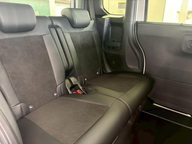 N-BOXカスタム ターボ 4WD■届出済未使用【純正8型ナビ・フルセグ・BT ・バックカメラ】純正15インチアルミ/LEDオートライト/ハーフレザーシートヒーター/ソナー/衝突軽減ブレーキ/レーンアシスト/追従クルコン/パドルシフト/両パワスラ/ドアミラーヒーター/6AB(24枚目)