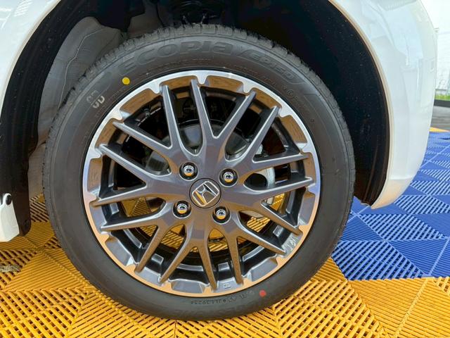 N-BOXカスタム ターボ 4WD■届出済未使用【純正8型ナビ・フルセグ・BT ・バックカメラ】純正15インチアルミ/LEDオートライト/ハーフレザーシートヒーター/ソナー/衝突軽減ブレーキ/レーンアシスト/追従クルコン/パドルシフト/両パワスラ/ドアミラーヒーター/6AB(63枚目)