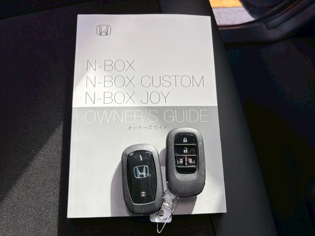 Ｎ－ＢＯＸカスタム ターボ４ＷＤ　■届出済未使用【純正８型ナビ・両電動スライド・　衝突軽減・追従クルコン・ヒーター付きハーフレザーシート】車線逸脱警報／Ｂカメラ／フルセグＴＶ／ＢＴ／純正１５ＡＷ／ＬＥＤオートライト／ソナー／フォグ／ブレーキホールド／ヘッドライトレベライザー／保証書（5枚目）