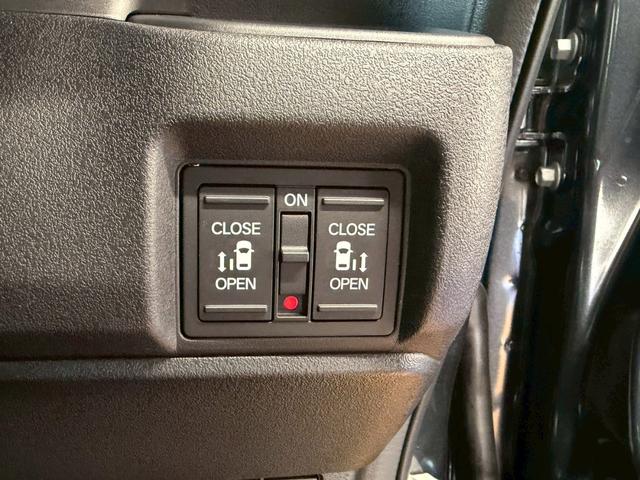 Ｎ－ＢＯＸカスタム ターボ４ＷＤ　■届出済未使用【純正８型ナビ・両電動スライド・　衝突軽減・追従クルコン・ヒーター付きハーフレザーシート】車線逸脱警報／Ｂカメラ／フルセグＴＶ／ＢＴ／純正１５ＡＷ／ＬＥＤオートライト／ソナー／フォグ／ブレーキホールド／ヘッドライトレベライザー／保証書（10枚目）