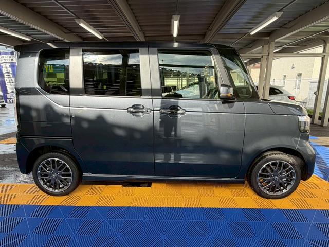 Ｎ－ＢＯＸカスタム ターボ４ＷＤ　■届出済未使用【純正８型ナビ・両電動スライド・　衝突軽減・追従クルコン・ヒーター付きハーフレザーシート】車線逸脱警報／Ｂカメラ／フルセグＴＶ／ＢＴ／純正１５ＡＷ／ＬＥＤオートライト／ソナー／フォグ／ブレーキホールド／ヘッドライトレベライザー／保証書（14枚目）