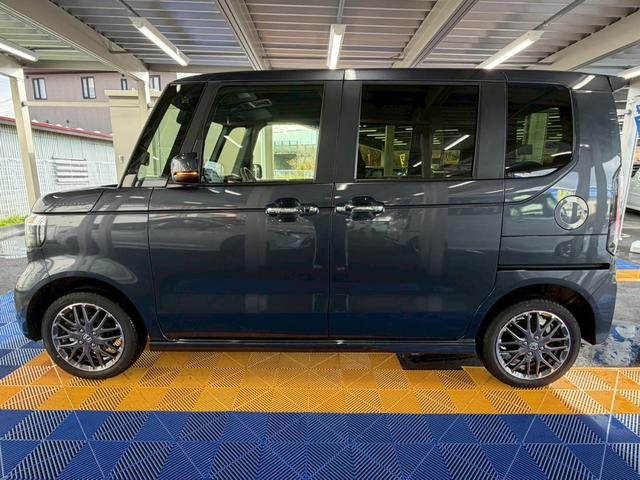 Ｎ－ＢＯＸカスタム ターボ４ＷＤ　■届出済未使用【純正８型ナビ・両電動スライド・　衝突軽減・追従クルコン・ヒーター付きハーフレザーシート】車線逸脱警報／Ｂカメラ／フルセグＴＶ／ＢＴ／純正１５ＡＷ／ＬＥＤオートライト／ソナー／フォグ／ブレーキホールド／ヘッドライトレベライザー／保証書（18枚目）