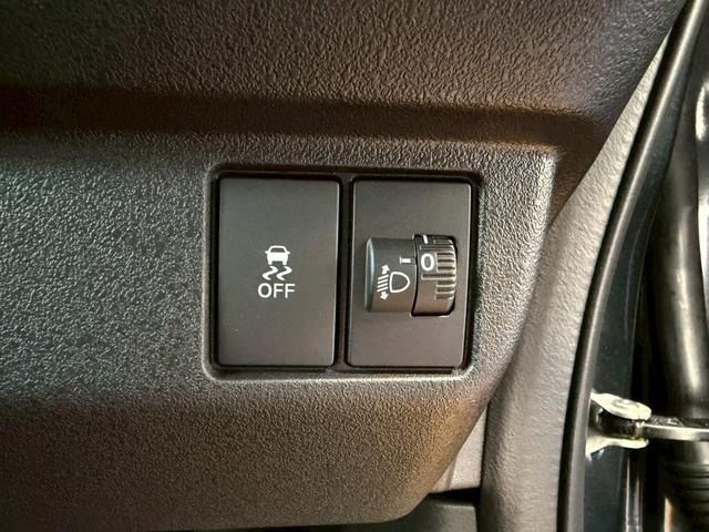 Ｎ－ＢＯＸカスタム ターボ４ＷＤ　■届出済未使用【純正８型ナビ・両電動スライド・　衝突軽減・追従クルコン・ヒーター付きハーフレザーシート】車線逸脱警報／Ｂカメラ／フルセグＴＶ／ＢＴ／純正１５ＡＷ／ＬＥＤオートライト／ソナー／フォグ／ブレーキホールド／ヘッドライトレベライザー／保証書（24枚目）