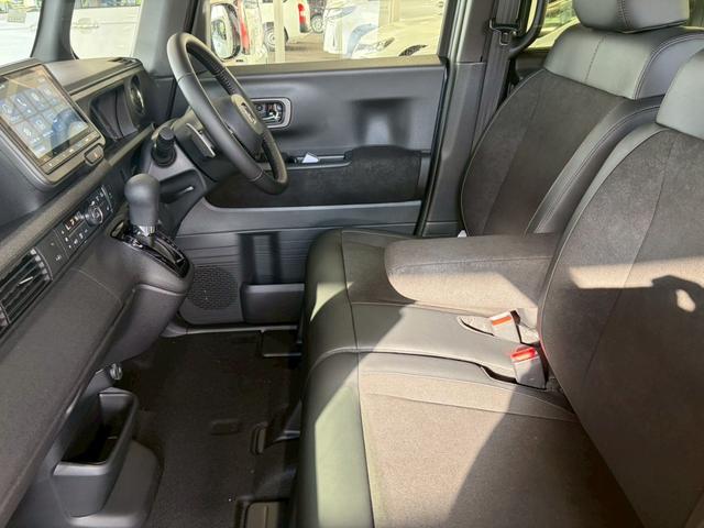 Ｎ－ＢＯＸカスタム ターボ４ＷＤ　■届出済未使用【純正８型ナビ・両電動スライド・　衝突軽減・追従クルコン・ヒーター付きハーフレザーシート】車線逸脱警報／Ｂカメラ／フルセグＴＶ／ＢＴ／純正１５ＡＷ／ＬＥＤオートライト／ソナー／フォグ／ブレーキホールド／ヘッドライトレベライザー／保証書（30枚目）