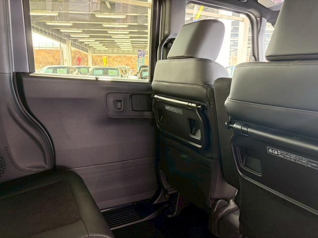 Ｎ－ＢＯＸカスタム ターボ４ＷＤ　■届出済未使用【純正８型ナビ・両電動スライド・　衝突軽減・追従クルコン・ヒーター付きハーフレザーシート】車線逸脱警報／Ｂカメラ／フルセグＴＶ／ＢＴ／純正１５ＡＷ／ＬＥＤオートライト／ソナー／フォグ／ブレーキホールド／ヘッドライトレベライザー／保証書（39枚目）