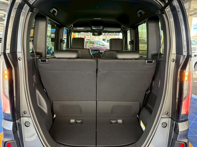 Ｎ－ＢＯＸカスタム ターボ４ＷＤ　■届出済未使用【純正８型ナビ・両電動スライド・　衝突軽減・追従クルコン・ヒーター付きハーフレザーシート】車線逸脱警報／Ｂカメラ／フルセグＴＶ／ＢＴ／純正１５ＡＷ／ＬＥＤオートライト／ソナー／フォグ／ブレーキホールド／ヘッドライトレベライザー／保証書（40枚目）