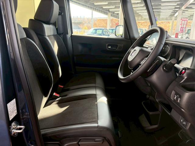 Ｎ－ＢＯＸカスタム ターボ４ＷＤ　■届出済未使用【純正８型ナビ・両電動スライド・　衝突軽減・追従クルコン・ヒーター付きハーフレザーシート】車線逸脱警報／Ｂカメラ／フルセグＴＶ／ＢＴ／純正１５ＡＷ／ＬＥＤオートライト／ソナー／フォグ／ブレーキホールド／ヘッドライトレベライザー／保証書（41枚目）