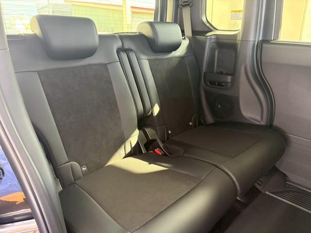 Ｎ－ＢＯＸカスタム ターボ４ＷＤ　■届出済未使用【純正８型ナビ・両電動スライド・　衝突軽減・追従クルコン・ヒーター付きハーフレザーシート】車線逸脱警報／Ｂカメラ／フルセグＴＶ／ＢＴ／純正１５ＡＷ／ＬＥＤオートライト／ソナー／フォグ／ブレーキホールド／ヘッドライトレベライザー／保証書（43枚目）