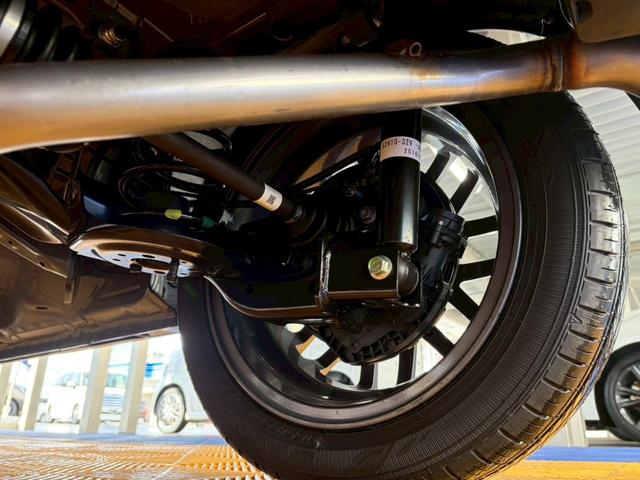 Ｎ－ＢＯＸカスタム ターボ４ＷＤ　■届出済未使用【純正８型ナビ・両電動スライド・　衝突軽減・追従クルコン・ヒーター付きハーフレザーシート】車線逸脱警報／Ｂカメラ／フルセグＴＶ／ＢＴ／純正１５ＡＷ／ＬＥＤオートライト／ソナー／フォグ／ブレーキホールド／ヘッドライトレベライザー／保証書（44枚目）