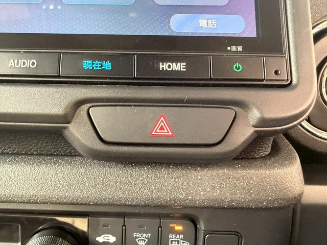 Ｎ－ＢＯＸカスタム ターボ４ＷＤ　■届出済未使用【純正８型ナビ・両電動スライド・　衝突軽減・追従クルコン・ヒーター付きハーフレザーシート】車線逸脱警報／Ｂカメラ／フルセグＴＶ／ＢＴ／純正１５ＡＷ／ＬＥＤオートライト／ソナー／フォグ／ブレーキホールド／ヘッドライトレベライザー／保証書（51枚目）