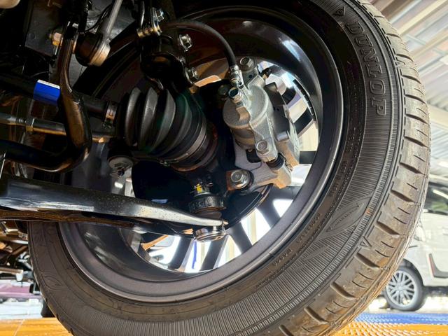 Ｎ－ＢＯＸカスタム ターボ４ＷＤ　■届出済未使用【純正８型ナビ・両電動スライド・　衝突軽減・追従クルコン・ヒーター付きハーフレザーシート】車線逸脱警報／Ｂカメラ／フルセグＴＶ／ＢＴ／純正１５ＡＷ／ＬＥＤオートライト／ソナー／フォグ／ブレーキホールド／ヘッドライトレベライザー／保証書（55枚目）