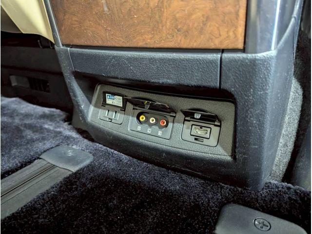 アルファードハイブリッド エグゼクティブラウンジ　４ＷＤ■大阪仕入【禁煙・メーカーＯＰ　１０．５型ナビ・サンルーフ・モデリスタ・ＪＢＬサウンドシステム・フルセグ・ＢＴ・ＵＳＢ・全方位カメラ】電動レザーシートヒーター／ＬＥＤオートハイビーム／ステアヒーター／ソナー／クルコン／電動リアドア（32枚目）