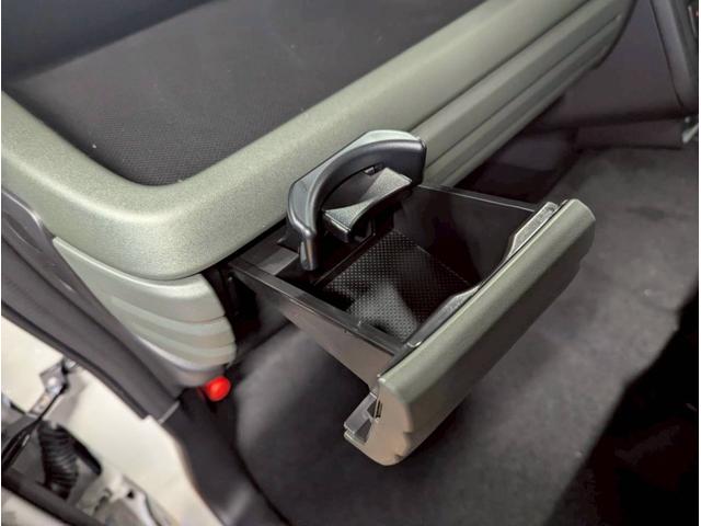 スペーシアギア ハイブリッドＸＺ　ターボ　４ＷＤ■届出済未使用【ガンメタルー　フ・メーカーＯＰ９型ナビ・全方位カメラ・フルセグ・ＢＴ・ＨＵＤ】衝突軽減ブレーキ／車線逸脱警告／追従クルコン／パドルシフト／両パワスラ／ソナー／電動パーキング／ＬＥＤオートライト／ルーフレール／取説（23枚目）