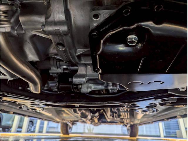 スペーシアギア ハイブリッドＸＺ　ターボ　４ＷＤ■届出済未使用【ガンメタルー　フ・メーカーＯＰ９型ナビ・全方位カメラ・フルセグ・ＢＴ・ＨＵＤ】衝突軽減ブレーキ／車線逸脱警告／追従クルコン／パドルシフト／両パワスラ／ソナー／電動パーキング／ＬＥＤオートライト／ルーフレール／取説（44枚目）