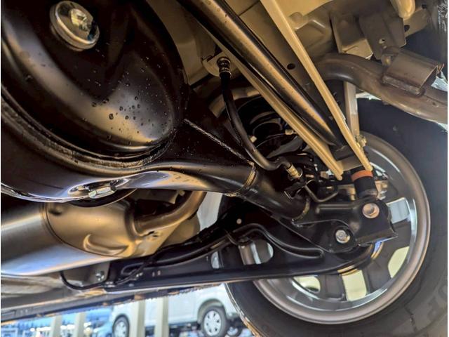 スペーシアギア ハイブリッドＸＺ　ターボ　４ＷＤ■届出済未使用【ガンメタルー　フ・メーカーＯＰ９型ナビ・全方位カメラ・フルセグ・ＢＴ・ＨＵＤ】衝突軽減ブレーキ／車線逸脱警告／追従クルコン／パドルシフト／両パワスラ／ソナー／電動パーキング／ＬＥＤオートライト／ルーフレール／取説（63枚目）