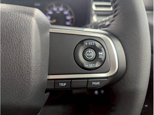 �y���[�_�[�N���[�Y�z�ԗ��O���̐�s�Ԃ̗L���E��s�ԂƂ̎Ԋԋ����𔻒肵�āA��s�ԂƂ̓K�؂ȎԊԋ������m�ۂ��鐧������܂��B�@�܂��A�Ԋԋ����؂肩���X�C�b�`�𑀍삵�āA��]�̎Ԋԋ����ɐݒ�ł��܂��B