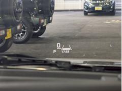 雨が降ってもゆったりと車選びができる屋内展示場完備！じっくりご覧になれます☆ 4