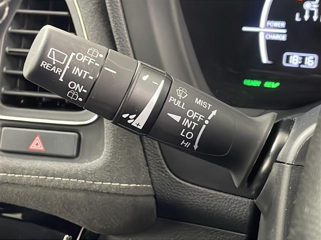 ヴェゼル ハイブリッドRS・ホンダセンシング 純正ナビ CD/DVD/Bluetooth/フルセグ バックカメラ 前後ドライブレコーダー ビルトインETC ハーフレザーシート 前席シートヒーター レーダークルーズコントロール レーンキープアシスト(12枚目)
