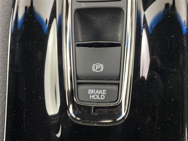 ヴェゼル ハイブリッドRS・ホンダセンシング 純正ナビ CD/DVD/Bluetooth/フルセグ バックカメラ 前後ドライブレコーダー ビルトインETC ハーフレザーシート 前席シートヒーター レーダークルーズコントロール レーンキープアシスト(17枚目)