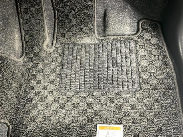 ソリオ ハイブリッドＭＺ　純正ナビ　全方位カメラ　前後ドライブレコーダー　ビルトインＥＴＣ　前席シートヒーター　レーダークルーズコントロール　衝突軽減システム　レーンキープアシスト　両側パワースライドドア　純正アルミホイール（39枚目）