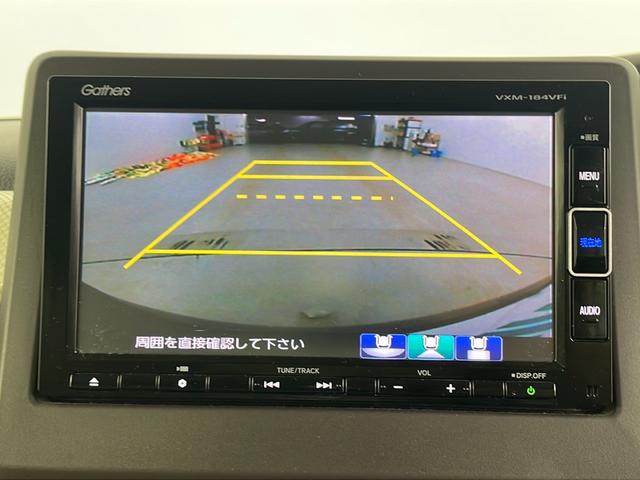 N-BOX G・Lホンダセンシング 純正ナビ バックカメラ パワースライドドア ビルトインETC レーダークルーズコントロール レーンキープアシスト 衝突軽減ブレーキ 純正フロアマット ドアバイザー ウインカーミラー プッシュスタート(3枚目)