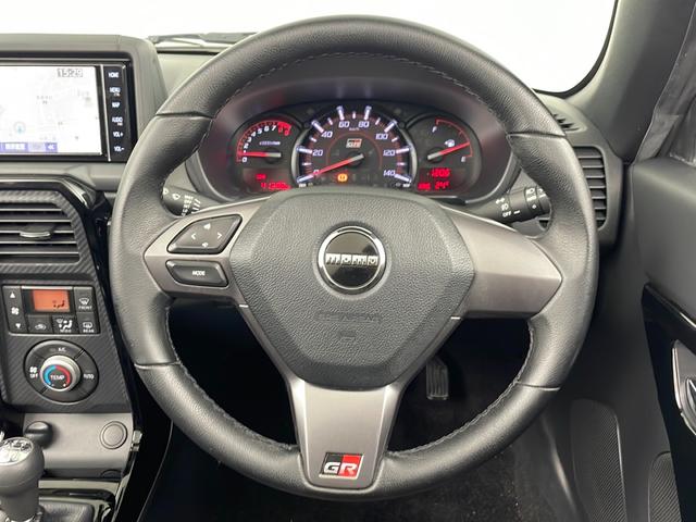 コペン ＧＲ　スポーツ　純正ナビ　ＣＤ／ＤＶＤ／Ｂｌｕｅｔｏｏｔｈ　バックカメラ　ドライブレコーダー　シートヒーター　純正１６インチアルミホイール　ＬＥＤヘッドライト　フォグランプ　オートライト　横滑り防止　プッシュスタート（10枚目）