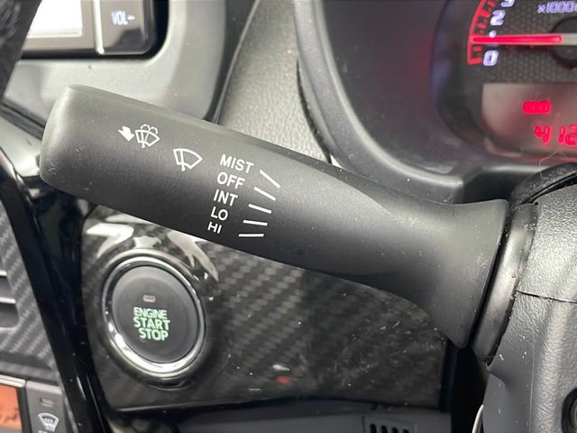 コペン ＧＲ　スポーツ　純正ナビ　ＣＤ／ＤＶＤ／Ｂｌｕｅｔｏｏｔｈ　バックカメラ　ドライブレコーダー　シートヒーター　純正１６インチアルミホイール　ＬＥＤヘッドライト　フォグランプ　オートライト　横滑り防止　プッシュスタート（12枚目）