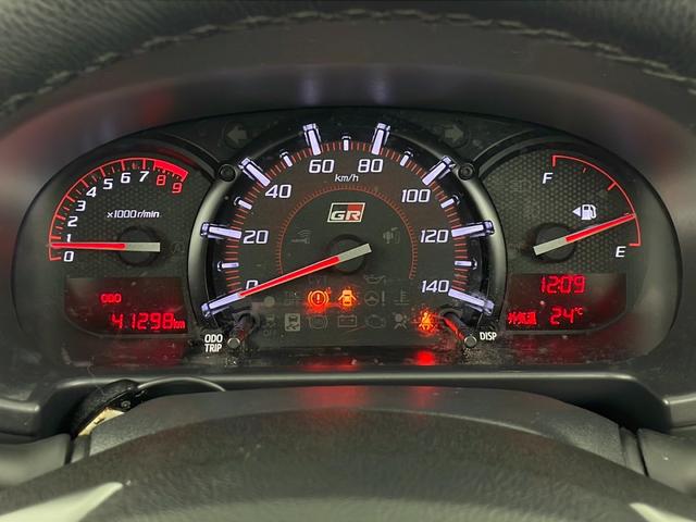 コペン ＧＲ　スポーツ　純正ナビ　ＣＤ／ＤＶＤ／Ｂｌｕｅｔｏｏｔｈ　バックカメラ　ドライブレコーダー　シートヒーター　純正１６インチアルミホイール　ＬＥＤヘッドライト　フォグランプ　オートライト　横滑り防止　プッシュスタート（14枚目）