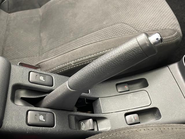 コペン ＧＲ　スポーツ　純正ナビ　ＣＤ／ＤＶＤ／Ｂｌｕｅｔｏｏｔｈ　バックカメラ　ドライブレコーダー　シートヒーター　純正１６インチアルミホイール　ＬＥＤヘッドライト　フォグランプ　オートライト　横滑り防止　プッシュスタート（17枚目）