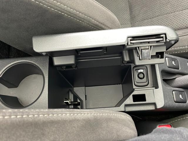 コペン ＧＲ　スポーツ　純正ナビ　ＣＤ／ＤＶＤ／Ｂｌｕｅｔｏｏｔｈ　バックカメラ　ドライブレコーダー　シートヒーター　純正１６インチアルミホイール　ＬＥＤヘッドライト　フォグランプ　オートライト　横滑り防止　プッシュスタート（27枚目）