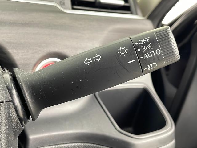 フリードハイブリッド ハイブリッド・Ｇホンダセンシング　純正ナビ　バックカメラ　両側パワースライドドア　ビルトインＥＴＣ　アダプティブクルーズコントロール　前席シートヒーター　レーンキープアシスト　純正アルミホイール　ＬＥＤヘッドライト　純正フロアマット（16枚目）