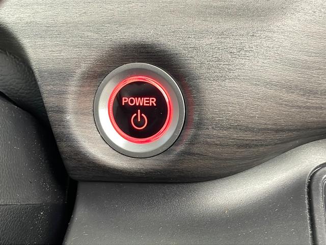 フリードハイブリッド ハイブリッド・Ｇホンダセンシング　純正ナビ　バックカメラ　両側パワースライドドア　ビルトインＥＴＣ　アダプティブクルーズコントロール　前席シートヒーター　レーンキープアシスト　純正アルミホイール　ＬＥＤヘッドライト　純正フロアマット（21枚目）